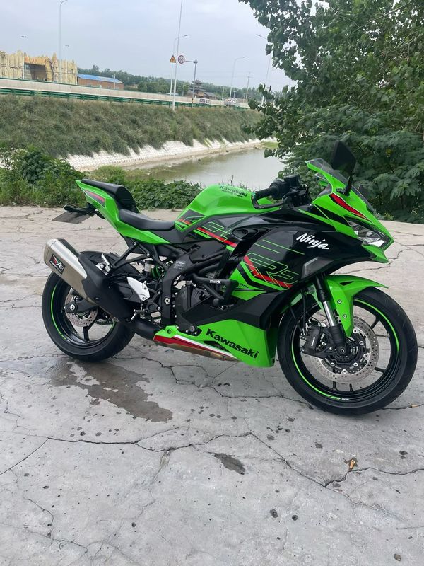 二手川崎ZX-4R