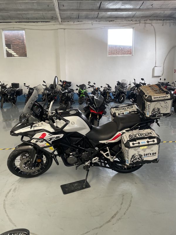 二手贝纳利金鹏 TRK502