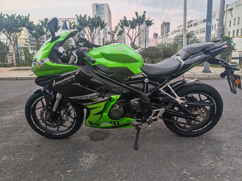 二手贝纳利龙卷风 Tornado 302R