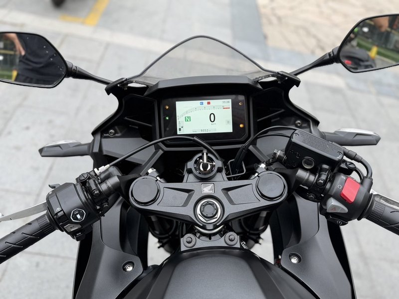二手本田CBR400R
