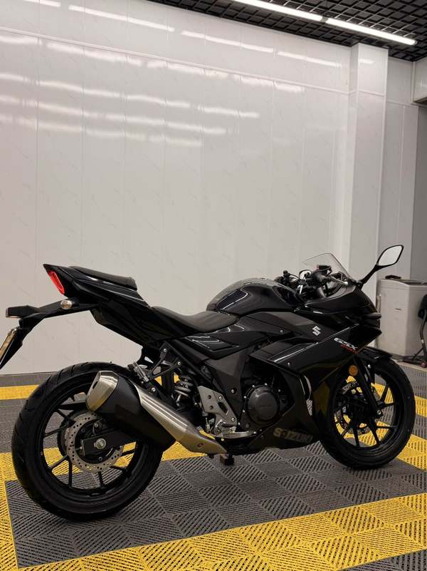 二手豪爵铃木GSX250R