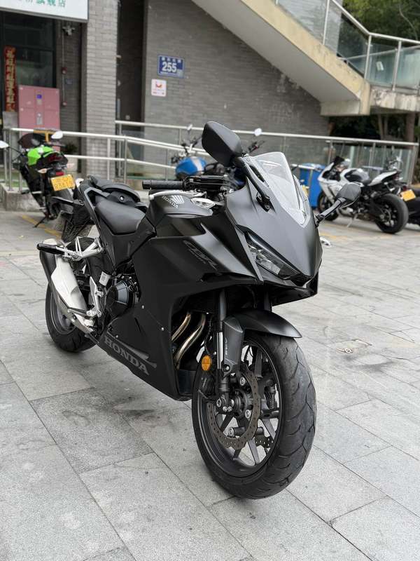 二手本田CBR400R
