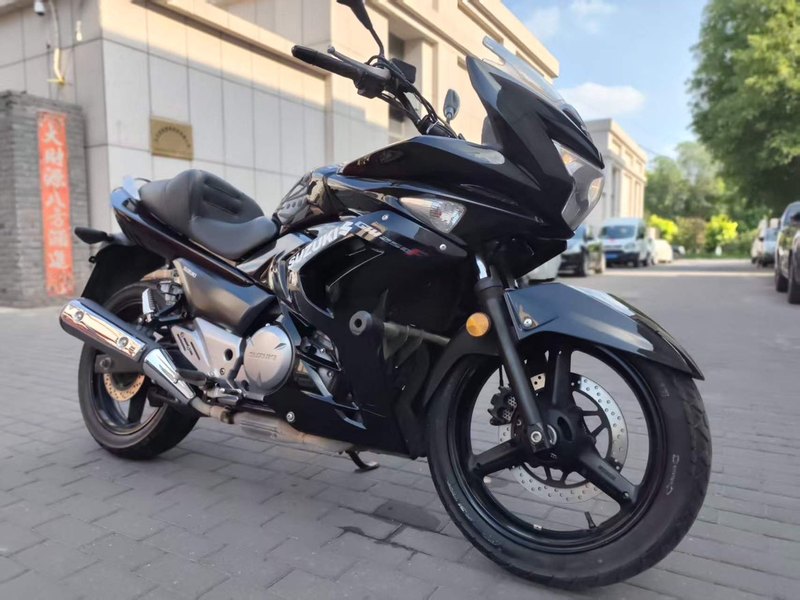 二手豪爵铃木骊驰 GW250