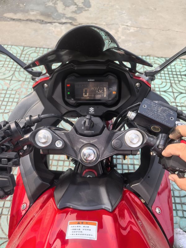 二手豪爵铃木GSX250R