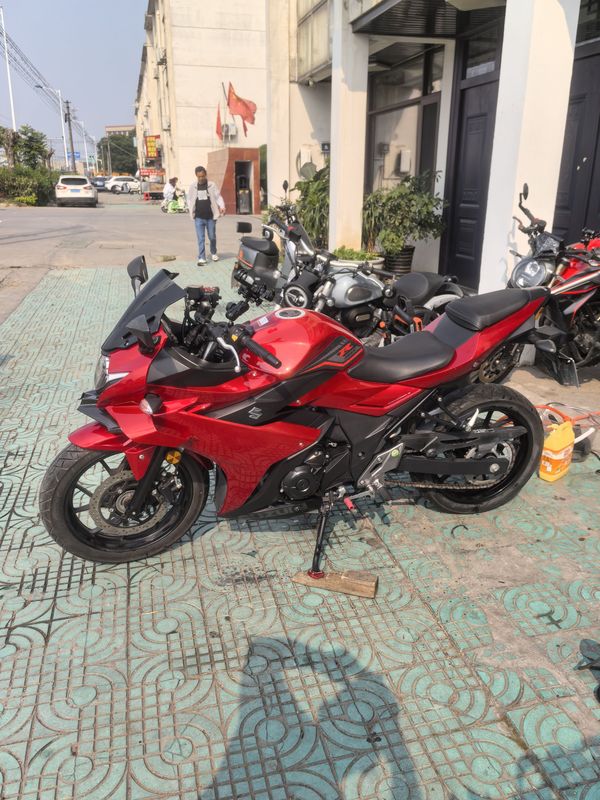 二手豪爵铃木GSX250R