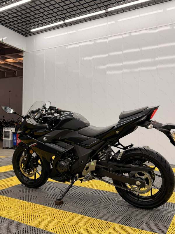 二手豪爵铃木GSX250R
