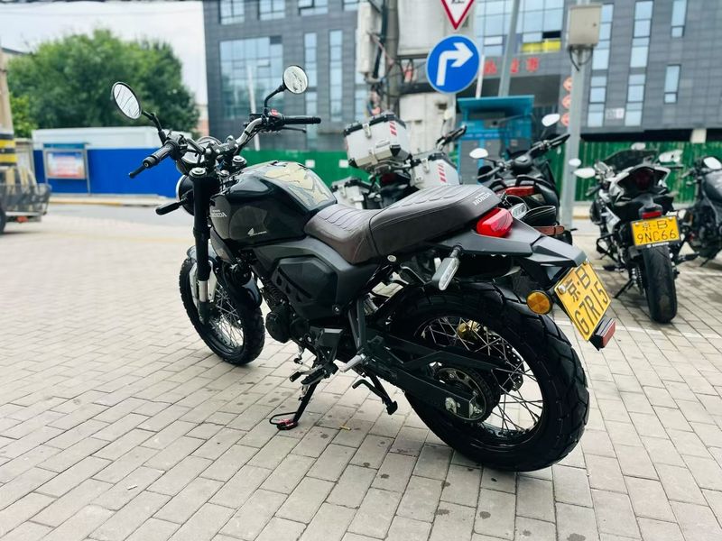 二手五羊本田鸷道 CB190SS