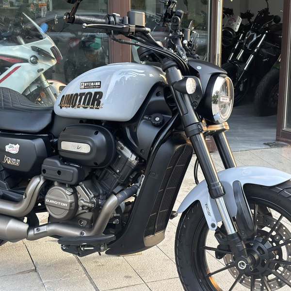 二手QJMOTOR闪300
