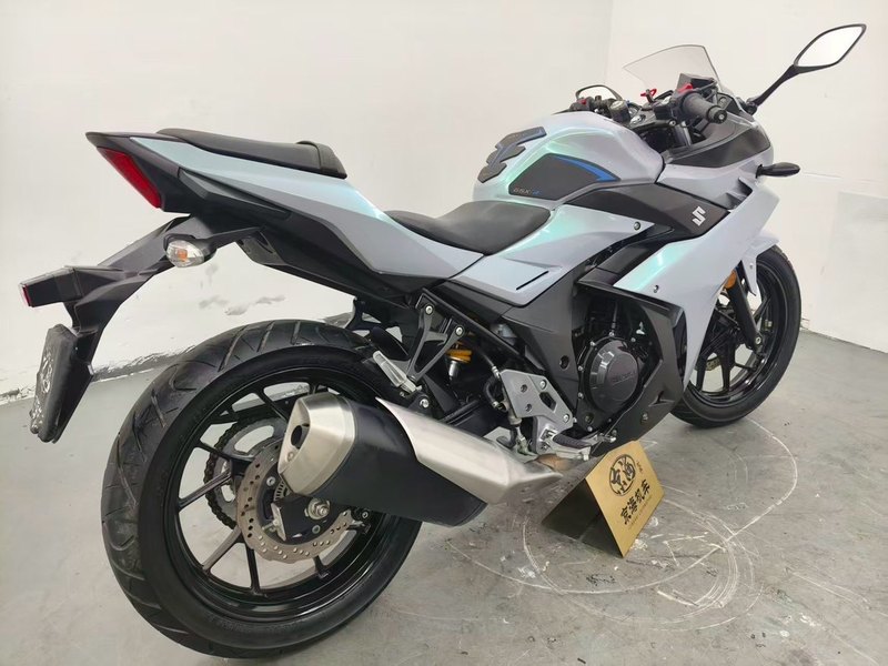 二手豪爵铃木GSX250R