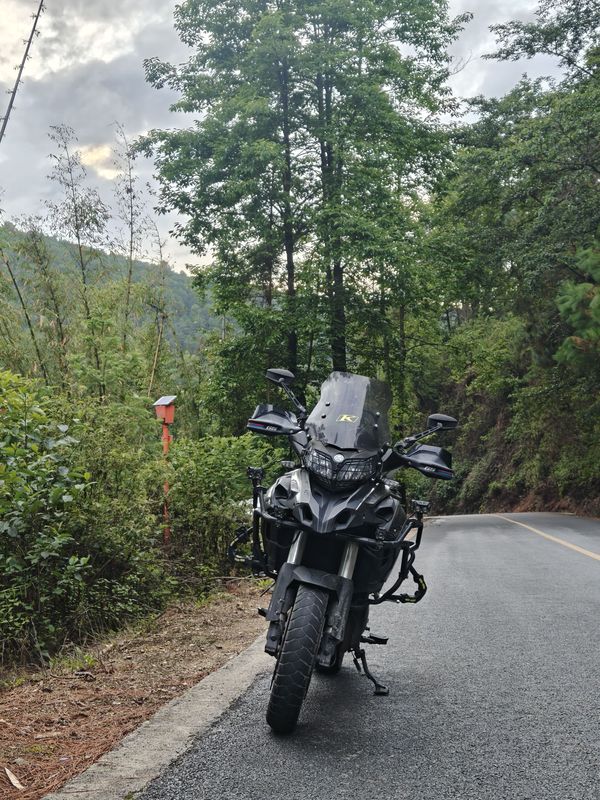 二手贝纳利金鹏 TRK502