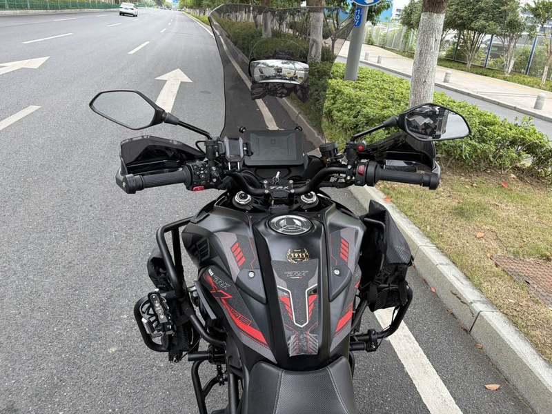 二手贝纳利TRK702