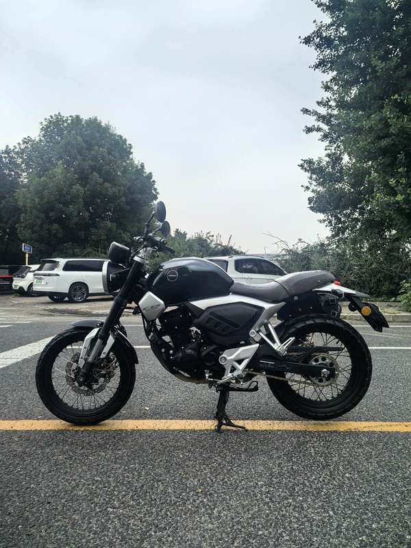 二手五羊本田鸷道 CB190SS