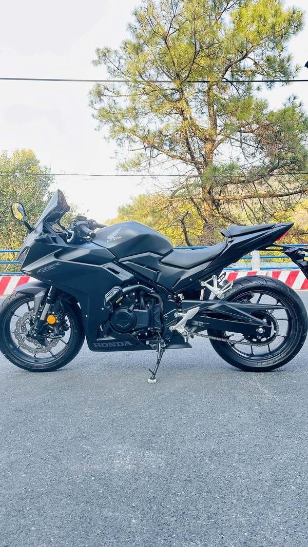 二手本田CBR400R