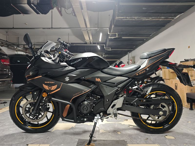 二手豪爵铃木GSX250R