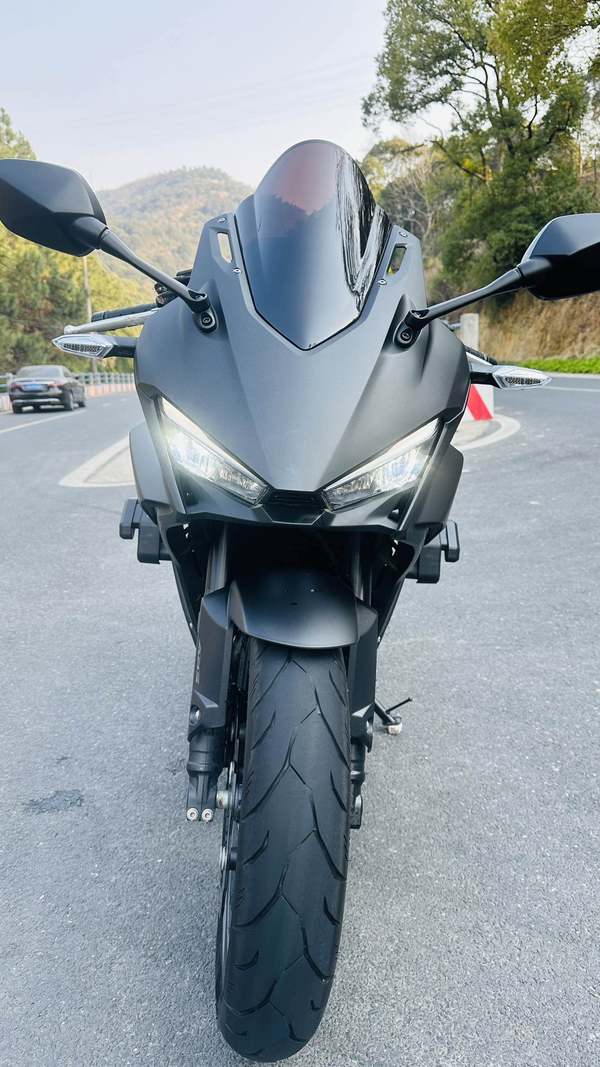 二手本田CBR400R