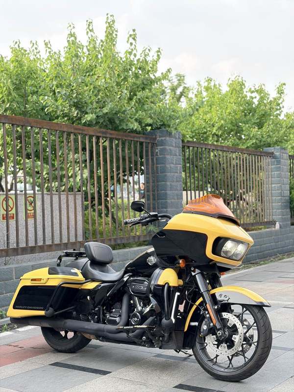 二手哈雷戴维森公路滑翔 Road Glide