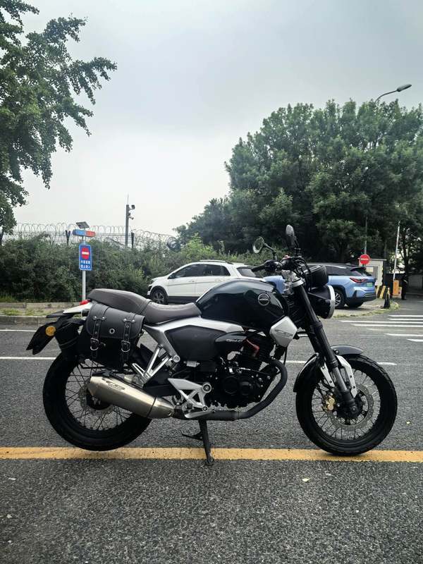 二手五羊本田鸷道 CB190SS
