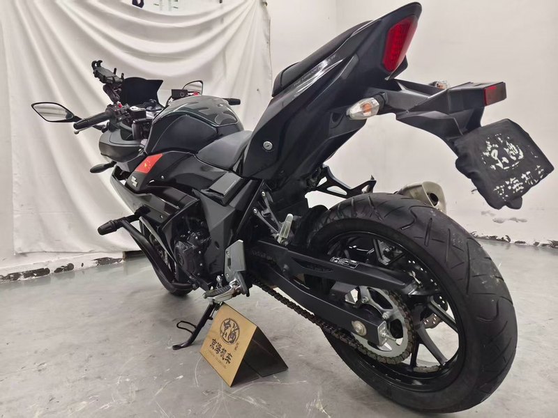 二手豪爵铃木GSX250R