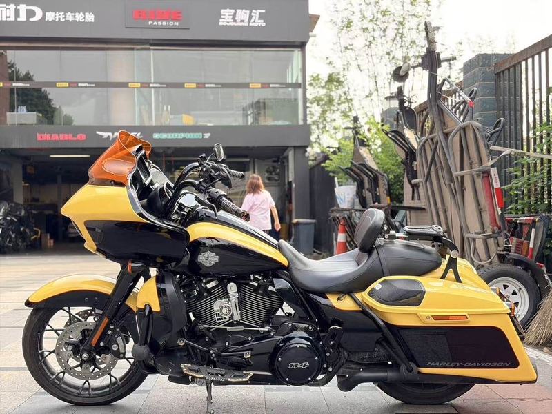 二手哈雷戴维森公路滑翔 Road Glide
