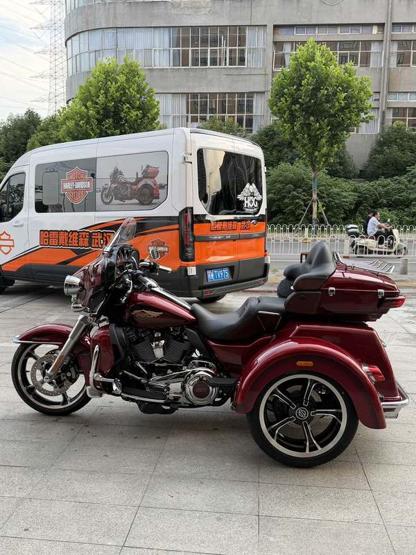 二手哈雷戴维森Tri Glide
