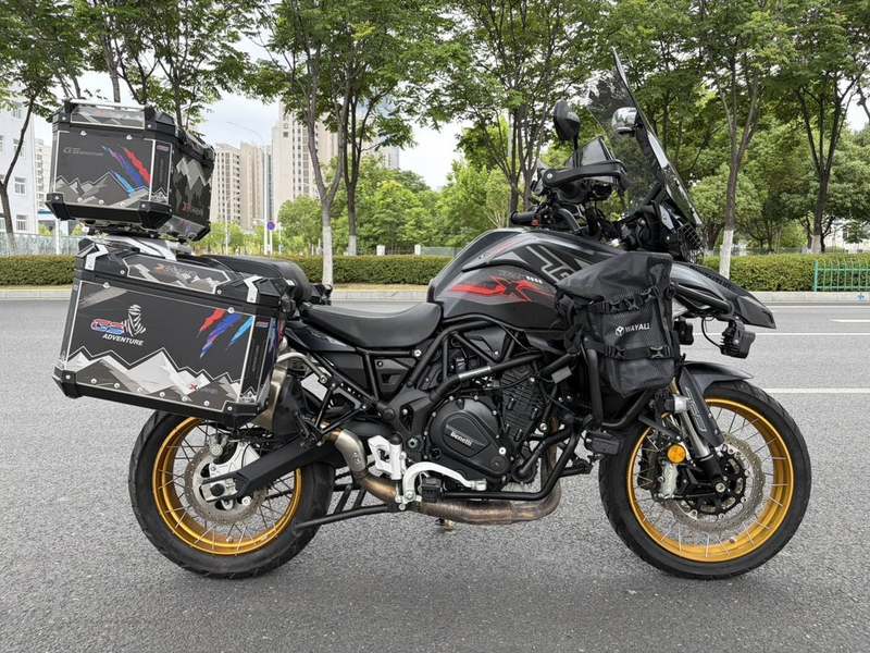 二手贝纳利TRK702