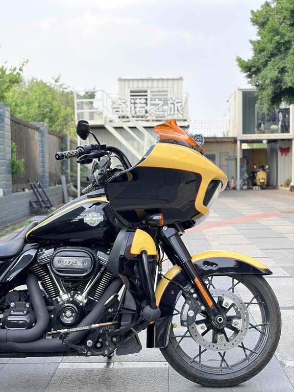 二手哈雷戴维森公路滑翔 Road Glide