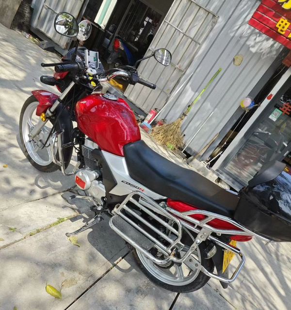 二手五羊本田CB150S雄帅