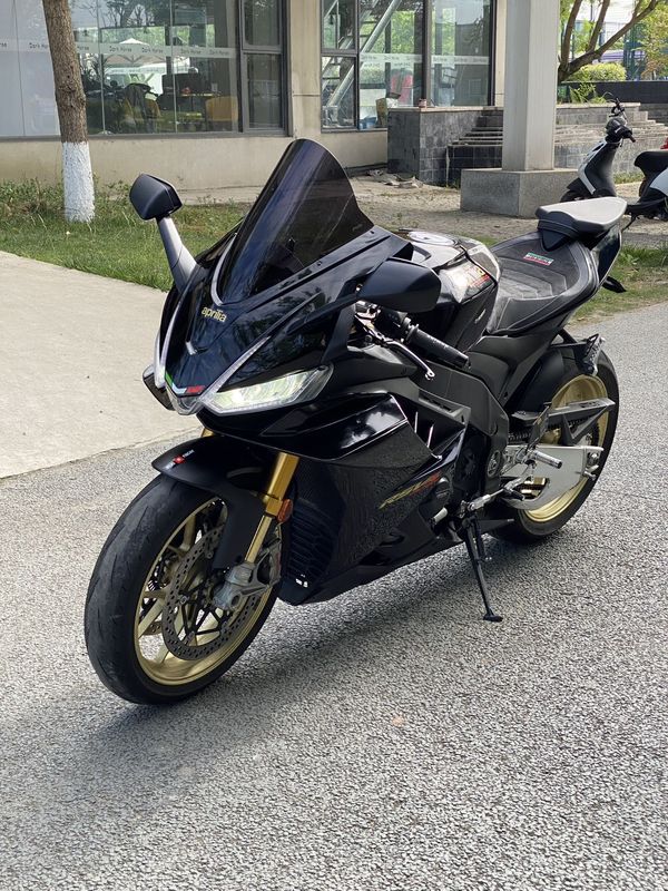 二手阿普利亚RSV4