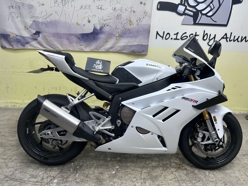 二手张雪机车820RR