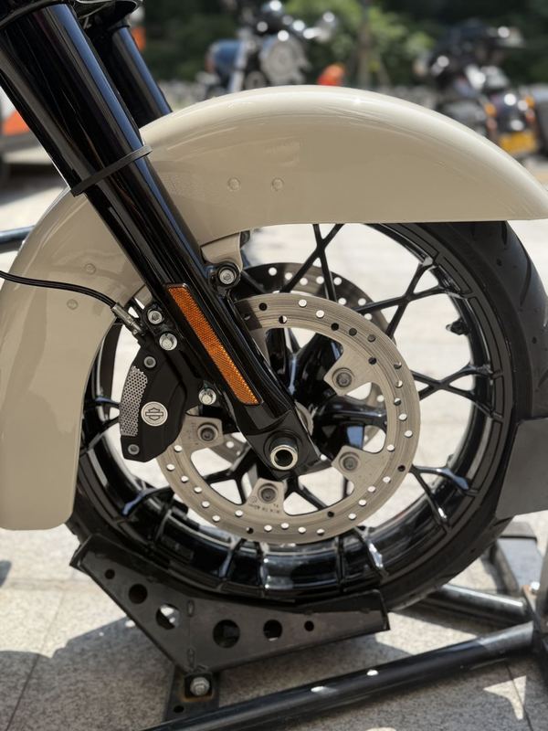 二手哈雷戴维森大道滑翔 Street Glide