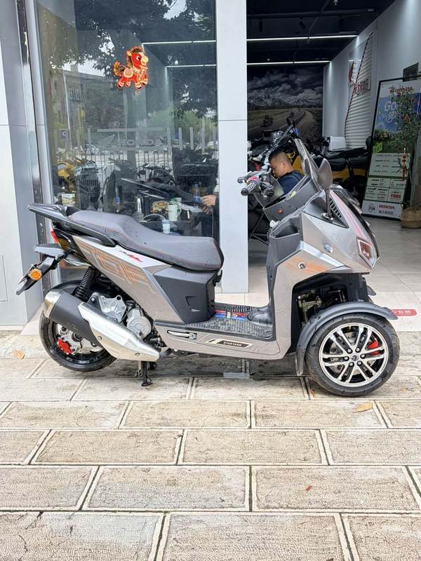 二手ADIVAAD7 150