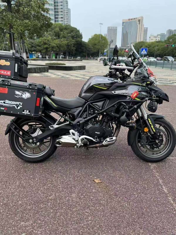 二手贝纳利金鹏 TRK502