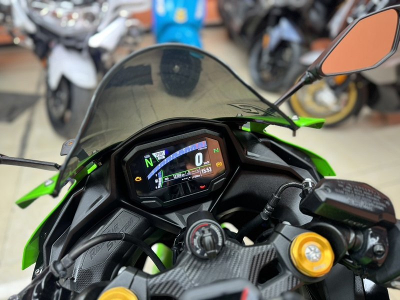 二手川崎ZX-4R