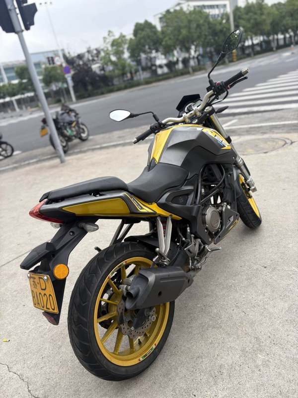 二手贝纳利小黄龙 TNT25