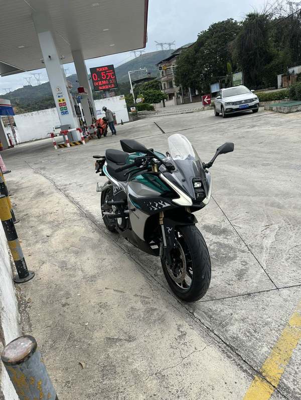 二手贝纳利龙卷风 Tornado 552R