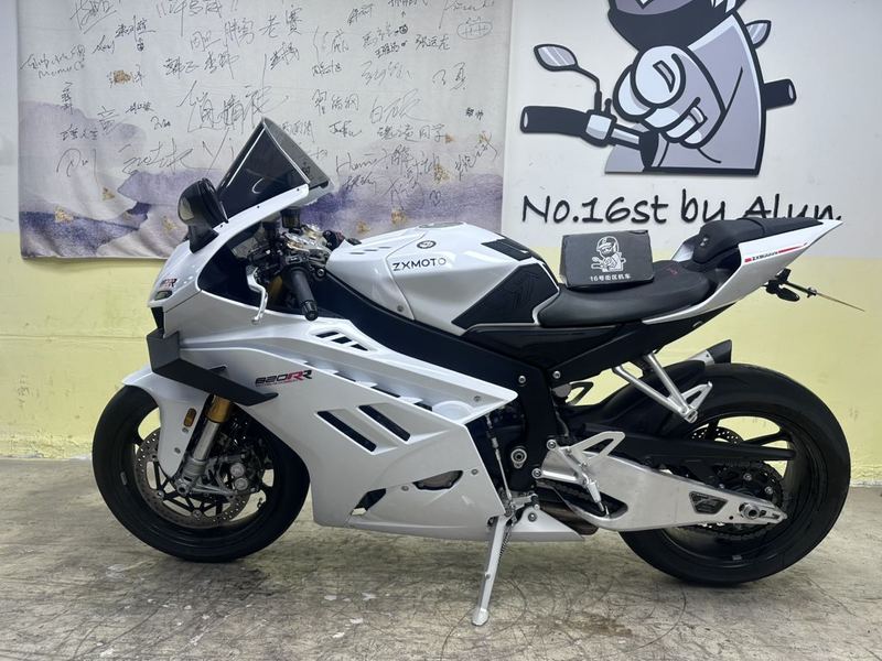 二手张雪机车820RR