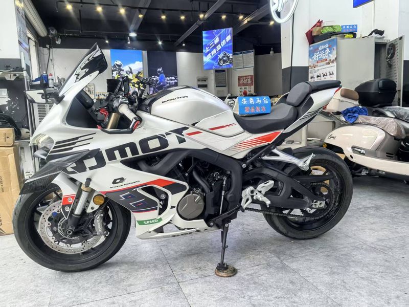 二手QJMOTOR赛800