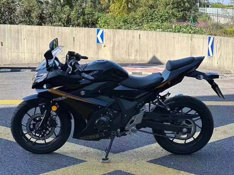 二手豪爵铃木GSX250R