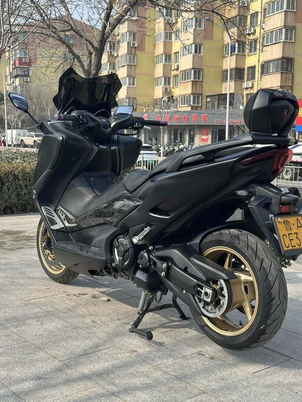 二手雅马哈TMAX