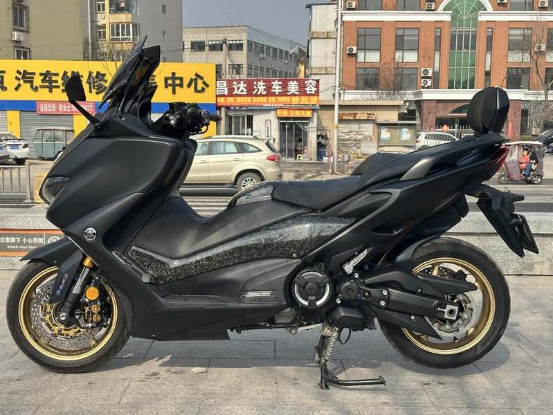 二手雅马哈TMAX