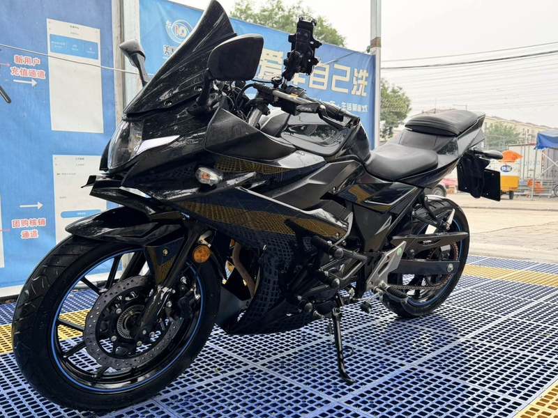 二手豪爵铃木GSX250R