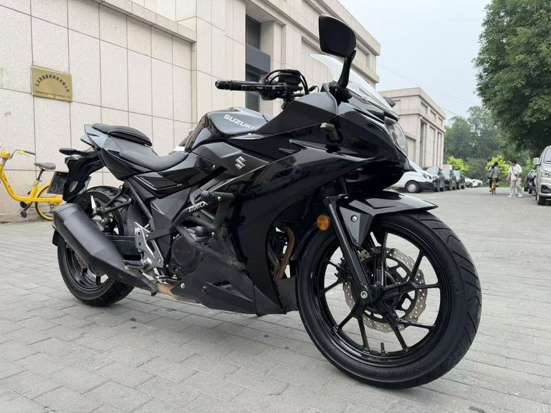 二手豪爵铃木GSX250R