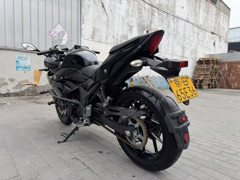 二手豪爵铃木GSX250R