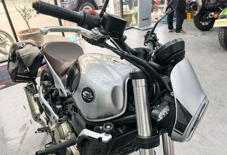 二手QJMOTOR逸550