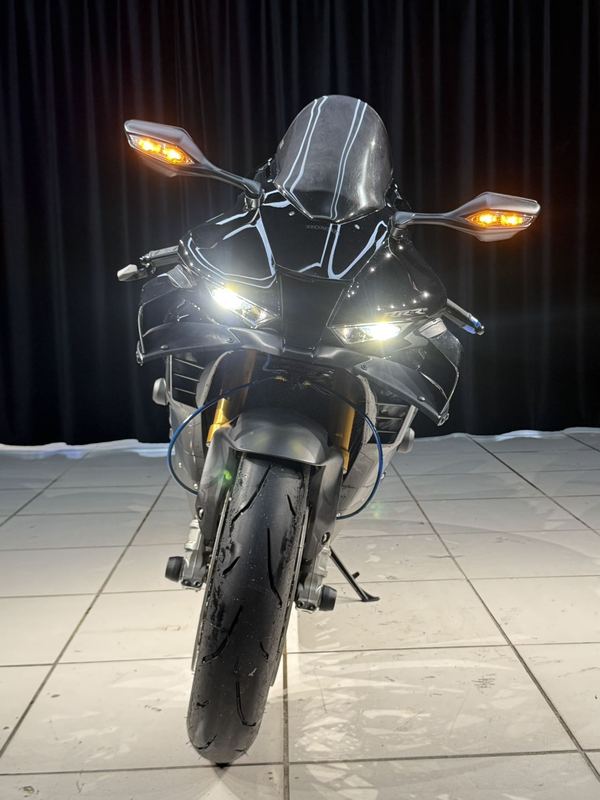 二手本田CBR 1000 RR-R