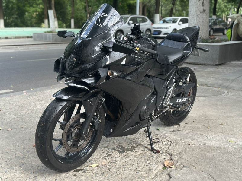 二手豪爵铃木GSX250R