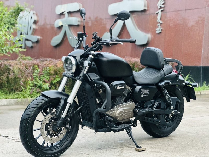 二手QJMOTOR闪300