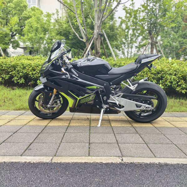 二手张雪机车820RR