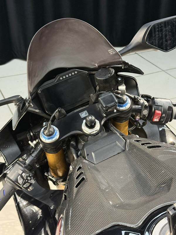二手本田CBR 1000 RR-R
