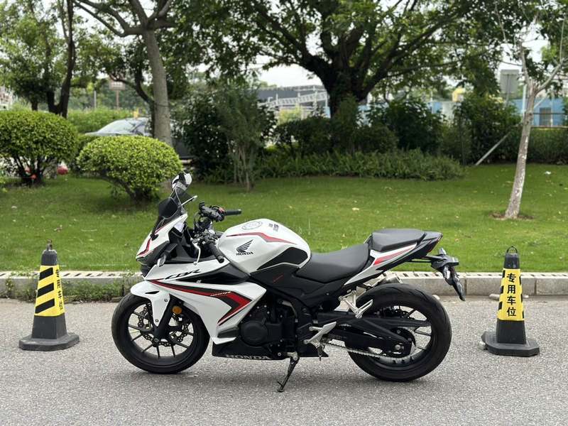 二手本田CBR400R